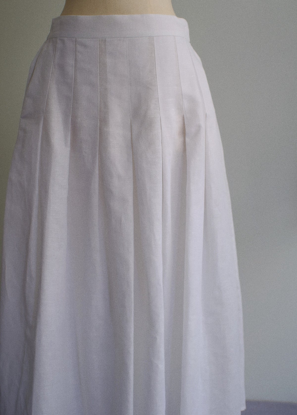 White linen skirt